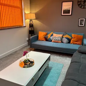 Hilltop Place Near Racecourse Doncaster